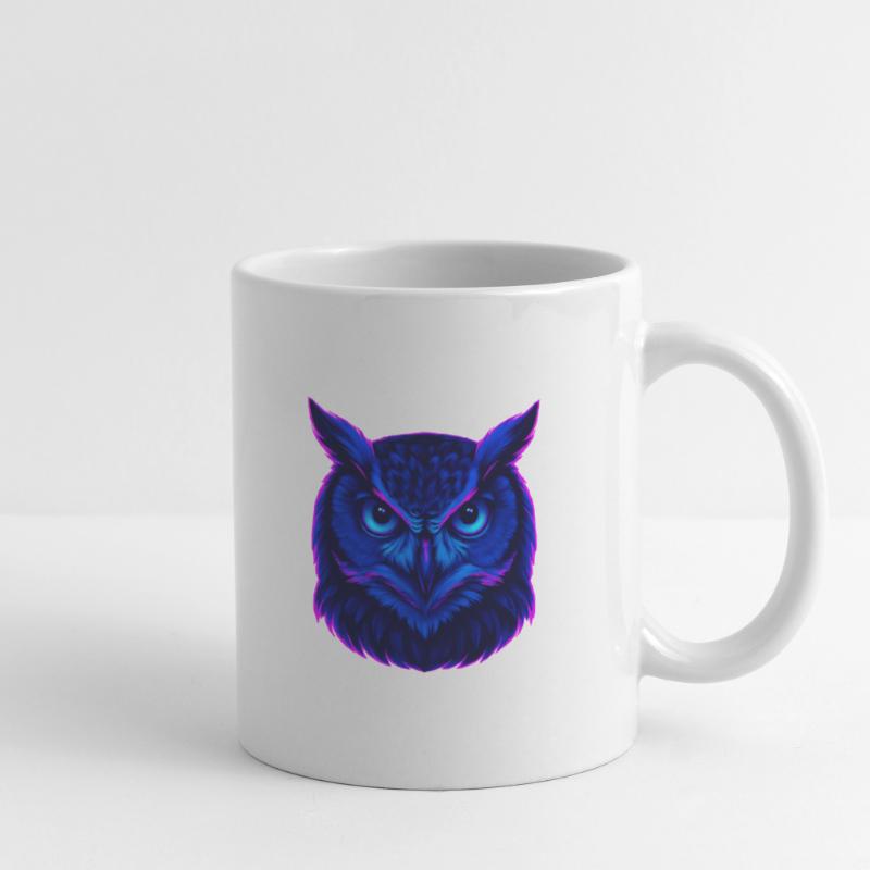 Neonblaue Eule mit intensivem Blick Tasse