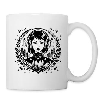 Femme moderne avec des écouteurs – horizon urbain - Mug blanc - blanc - Droite