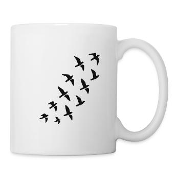 Volée d’oiseaux silhouette sur fond noir - Mug blanc - blanc - Droite