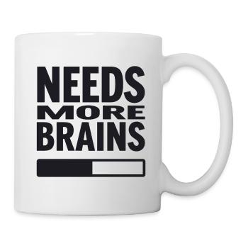 Needs More Brains - Citation amusante d’Halloween - Mug blanc - blanc - Droite
