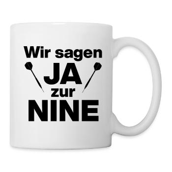 WIR SAGEN JA ZUR 9, 9 DARTER, PERFEKTES FINISH 180 - Tasse - Weiß - Rechts