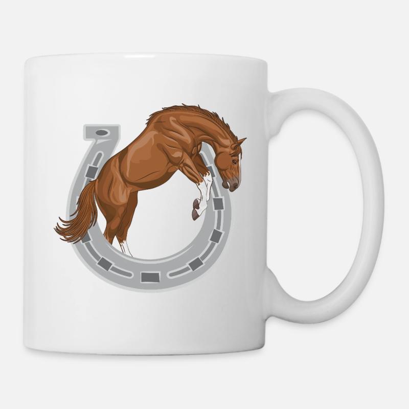 Ein kastanienbraunes Pferd, das durch einen Schuh springt - Tasse - Weiß