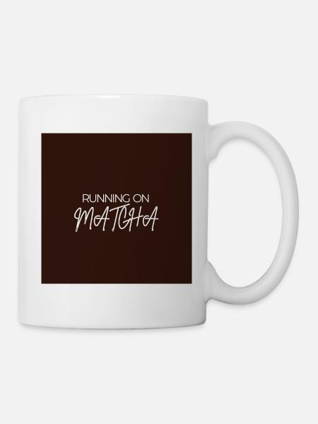 "RUNNING ON MATCHA" Graphic Tee Design - Mug blanc - blanc