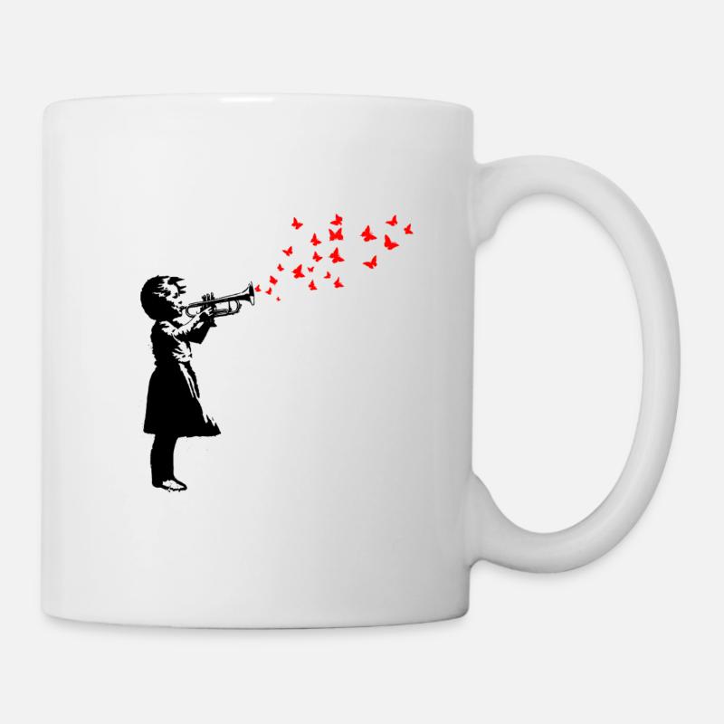 Mädchen und Schmetterlinge mit Trompete, Banksy-Stil. - Tasse - Weiß