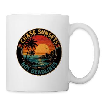 Chase Sunsets Not Deadlines Retro - Tasse - Weiß - Rechts
