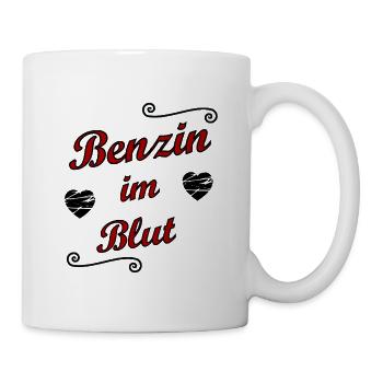 Benzin im Blut – Rote Schrift mit Herzen - Tasse - Weiß - Rechts