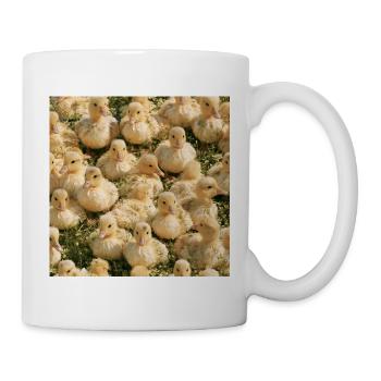 Gelbe Entenküken auf Gras - Tasse - Weiß - Rechts