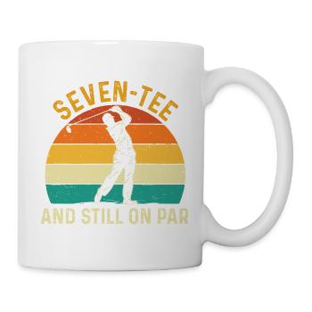 Sieben Abschlag immer noch auf Par 70. Golf-Geburtstag - Tasse - Weiß - Rechts