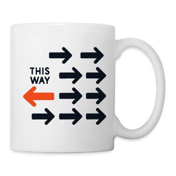 Invertierter Pfeil gegen das aktuelle Design So Tot - Tasse - Weiß - Rechts