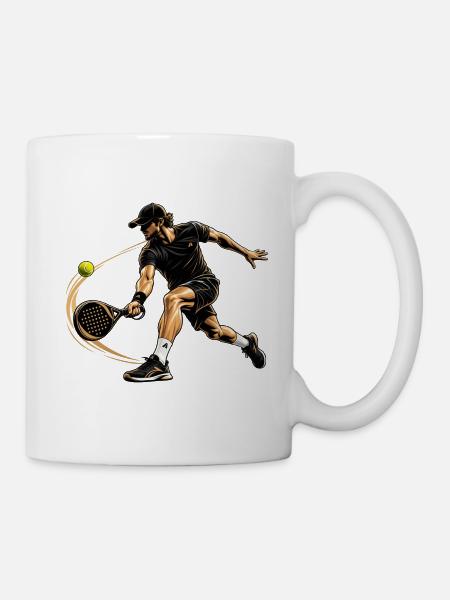 Dynamischer Padel Spieler im Schwarz - Tasse - Weiß