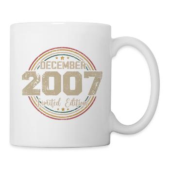 Die Legenden wurden im Dezember 2007 - 2007 geboren - Tasse - Weiß - Rechts