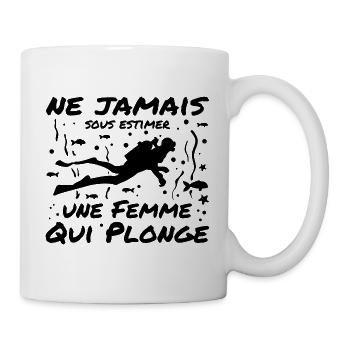 ne jamais sous estimer une Femme Qui Plonge - Mug blanc - blanc - Droite