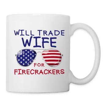 Troquez la femme pour les feux d’artifice masculins le 4 juillet - Mug blanc - blanc - Droite