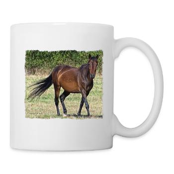 Braunes Pferd beim Spaziergang auf einer Wiese - Tasse - Weiß - Rechts