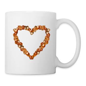 Herz aus Nüssen – Natürliches Herbstmotiv - Tasse - Weiß - Rechts