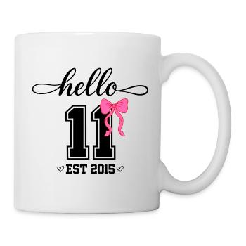 Hello 11 Est 2015 Coquette Schleife Mädchen Geburt - Tasse - Weiß - Rechts