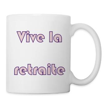 RUHESTAND. RUHESTAND. IM RUHESTAND. RUHESTAND. AM BESTEN - Tasse - Weiß - Rechts