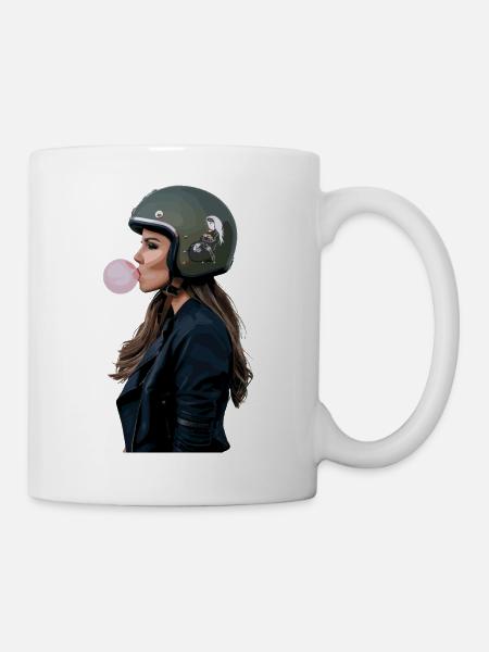 Coole Motorradfahrerin Bikerin kaut Kaugummi - Tasse - Weiß