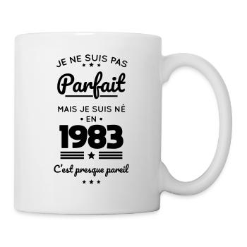 Anniversaire 40 ans - Pas parfait mais né en 1983 - Mug blanc - blanc - Droite