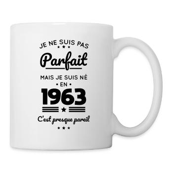 Anniversaire 60 ans - Pas parfait mais né en 1963 - Mug blanc - blanc - Droite