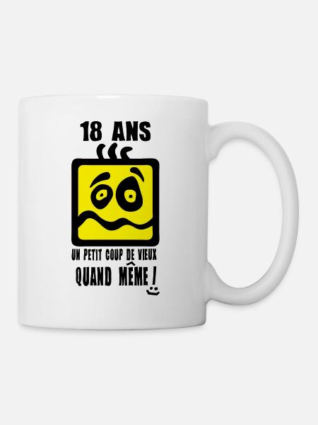 18 ans coup de vieux anniversaire sourire - Mug blanc - blanc
