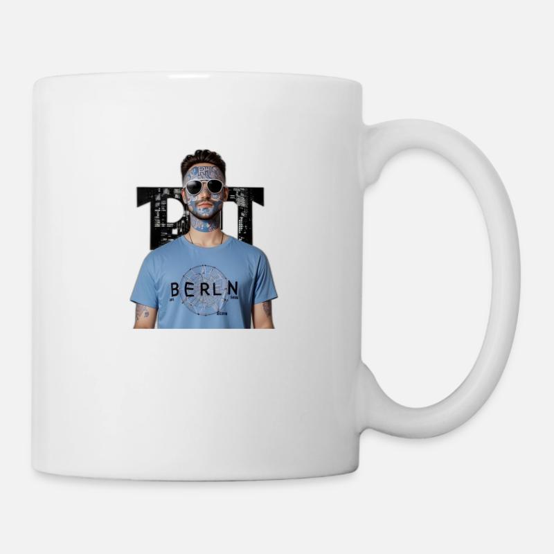 Raver in Berlin mit blauenTattoos - Tasse - Weiß