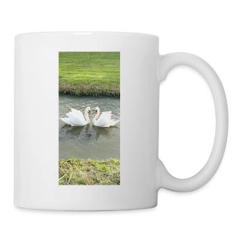 Schwäne am Wasser im Morgenlicht - Tasse - Weiß - Rechts