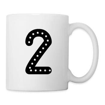 2 JAHRE. 2. JAHRESTAG. GEBURTSTAG 2 JAHRE. Zwei - Tasse - Weiß - Rechts