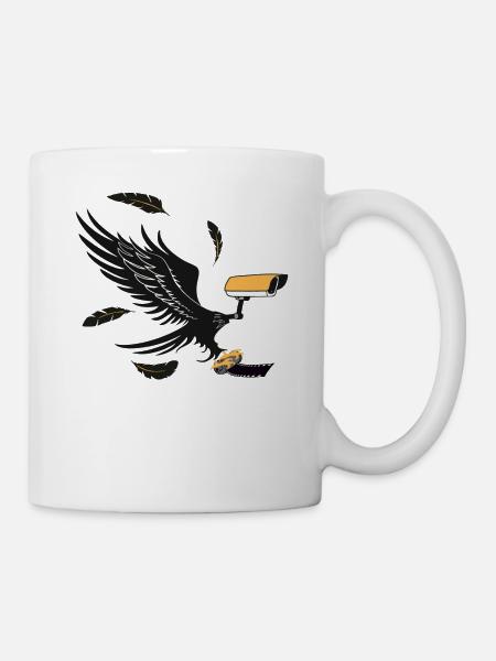 Regarder l'aigle avec le film rouler dans les griffes - Mug blanc - blanc