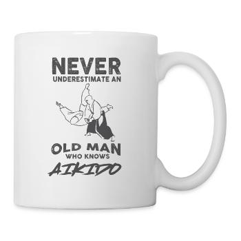 Unterschätzen Sie nie einen alten Mann, der Aikido - Tasse - Weiß - Rechts