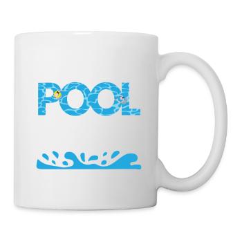 Ein junger Mann schwimmt im Pool - Tasse - Weiß - Rechts