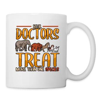 Les vrais médecins vétérinaires traitent plus d’un - Mug blanc - blanc - Droite