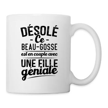 Ce beau gosse est en couple avec une fille géniale - Mug blanc - blanc - Droite