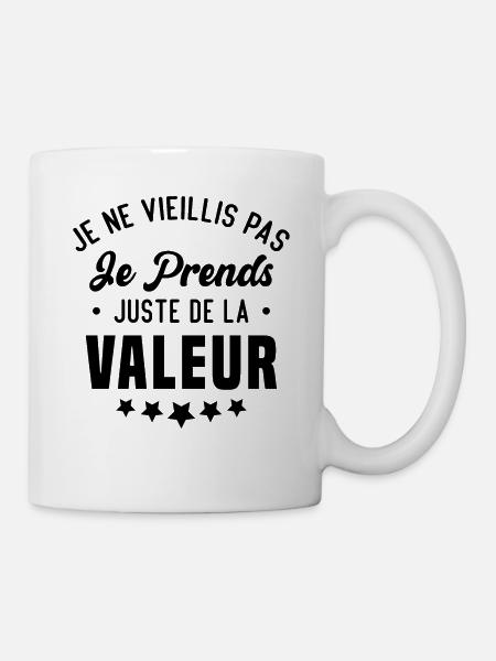 Je ne vieillis pas je prends juste de la Valeur - Mug blanc - blanc