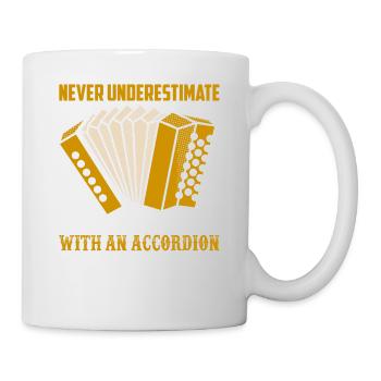 Never Underestimate An Old Man With An Accordion M - Tasse - Weiß - Rechts