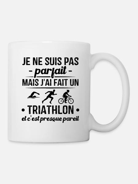 Pas parfait mais j'ai fait un triathlon - Mug blanc - blanc