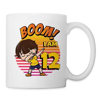 Boom J’ai 12 | Anniversaire Garçon | Fête du 12e anniversaire - Mug blanc - blanc - Droite