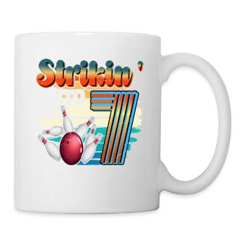 Strikin' Into 7 Bowling Bowler Feier Zum 7. - Tasse - Weiß - Rechts