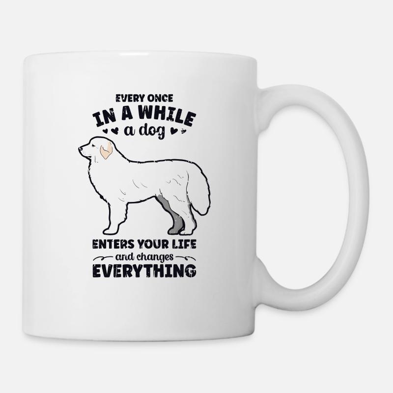 Hin und wieder tritt ein Hund in Ihr Leben und - Tasse - Weiß