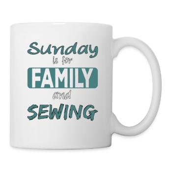 Le dimanche est pour la famille et la couture - Mug blanc - blanc - Droite