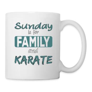 Le dimanche est pour la famille et le karaté - Mug blanc - blanc - Droite