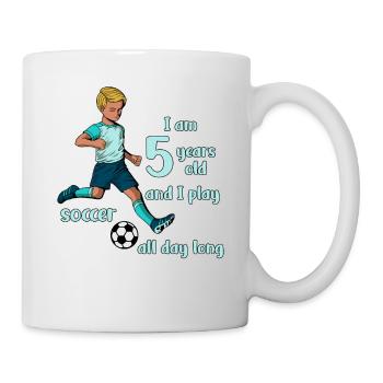 Un garçon tire au football - J’ai 5 ans - Mug blanc - blanc - Droite