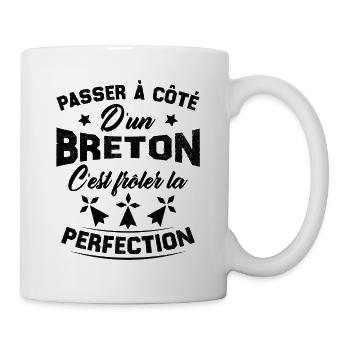 Passer à côté d'un breton frôler la perfection - Mug blanc - blanc - Droite