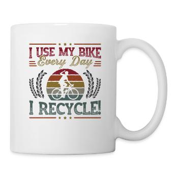 J’utilise mon vélo tous les jours, je fais du vélo à vélo. - Mug blanc - blanc - Droite
