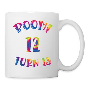 Boom Je viens d’avoir 12 ans mais j’ai hâte d’avoir 13 ans - Mug blanc - blanc - Droite