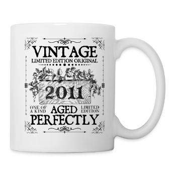 2011 | Vintage Perfekt gealtert seit 2011 Geburtstag - Tasse - Weiß - Rechts