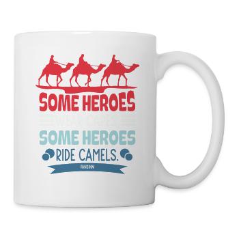 Some Heroes Wear Capes Some Heroes Ride Camels - Tasse - Weiß - Rechts