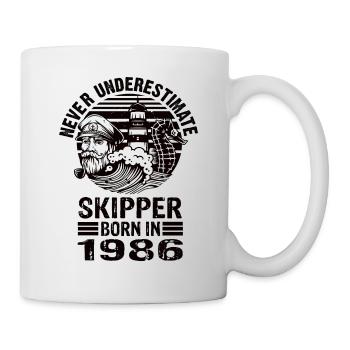 Never Underestimate Skipper né en 1986 - Mug blanc - blanc - Droite