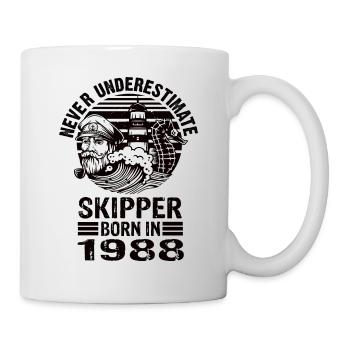 Never Underestimate Skipper né en 1988 - Mug blanc - blanc - Droite
