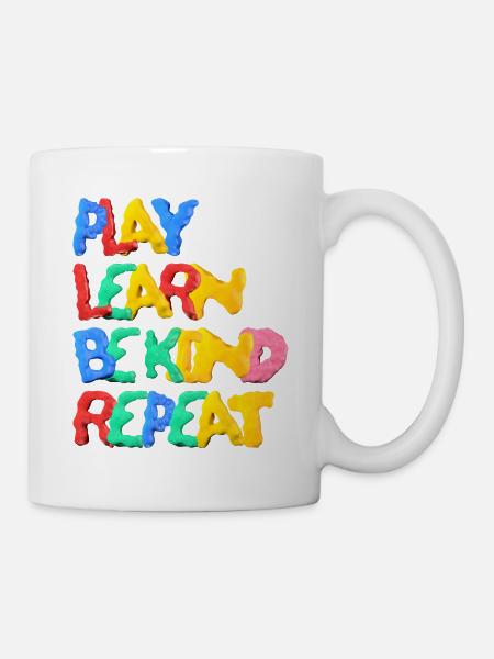 Spielen Lernen Sei freundlich Wiederholen Anti-Mobbing Wellenförmig - Tasse - Weiß